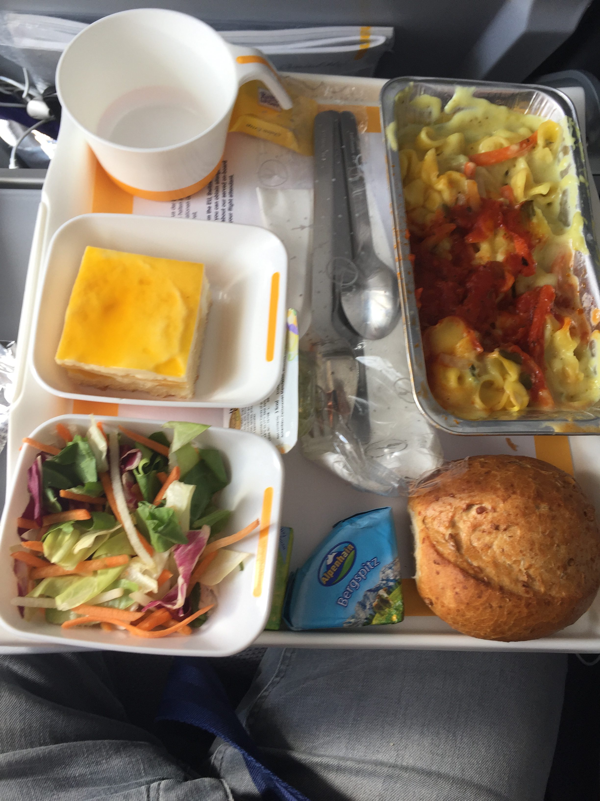 Essen im Flieger keeprollin